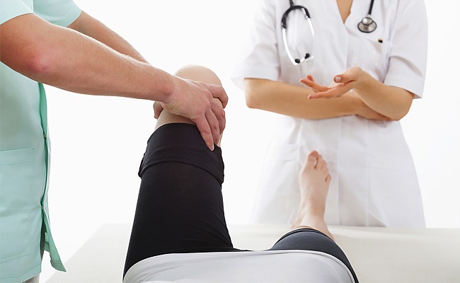 rui-ro-cua-phau-thuat-thay-khop-goi-hien-nay 2.jpg