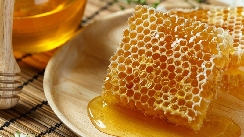 Sáp ong là gì? Có tác dụng gì đối với sức khỏe? 1