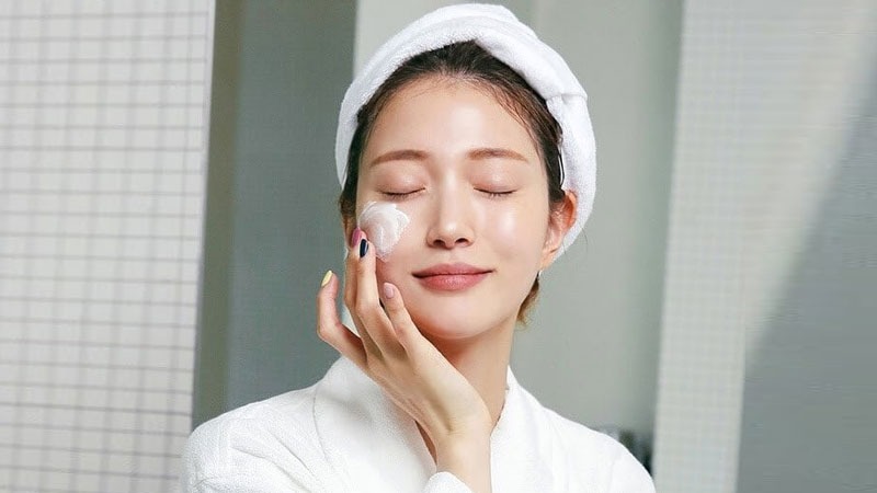 Sau 5h chiều có cần bôi kem chống nắng nữa không? 2