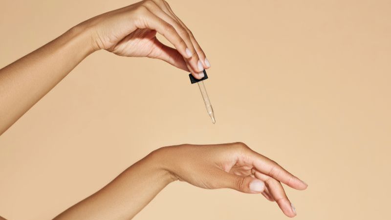 Alpha arbutin dùng sáng hay tối mang lại hiệu quả cao hơn? 2