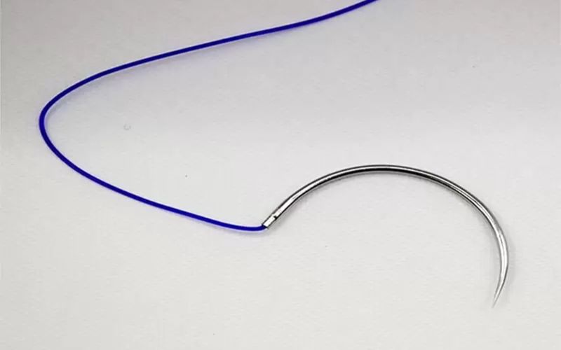 Chỉ tự tiêu bị rơi ra có sao không? 3