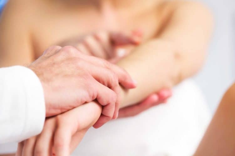 Dùng thuốc trị zona cho trẻ em như thế nào? 3