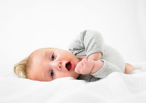 Trẻ 14 tháng biết làm gì? Các phát triển của trẻ 14 tháng 1