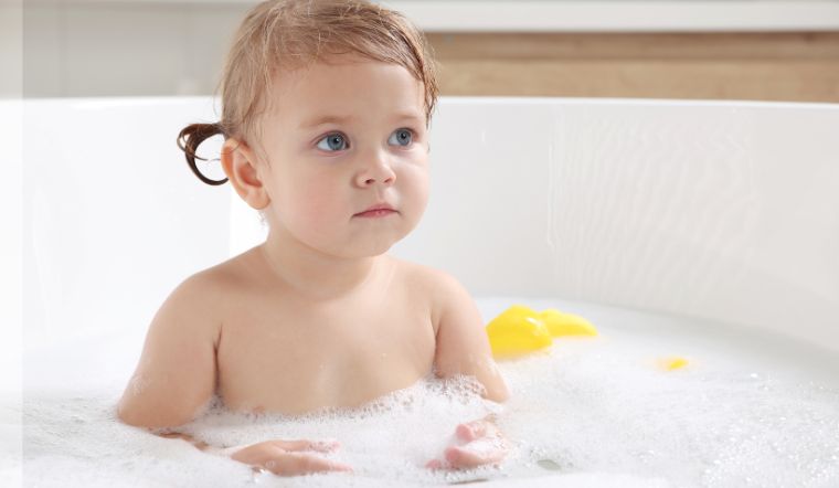 Trẻ mấy tuổi dùng được dầu gội người lớn? Cách lựa chọn dầu gội phù hợp cho bé? 1