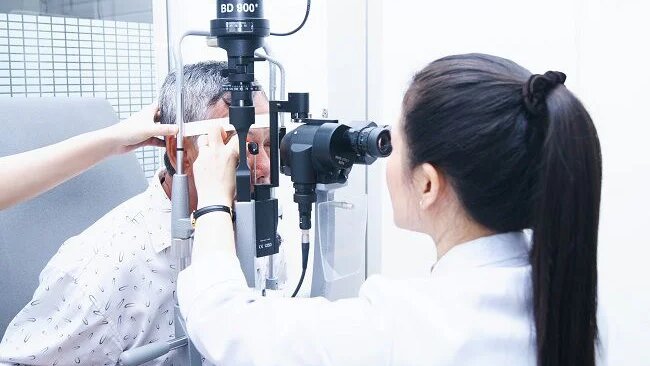 Soi đáy mắt được sử dụng để làm gì? 1