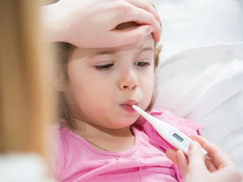 sot-xuat-huyet-giam-bach-cau-co-nguy-hiem-khong 1.jpg