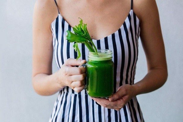 Tác hại của nước ép cần tây có thể bạn chưa biết 1