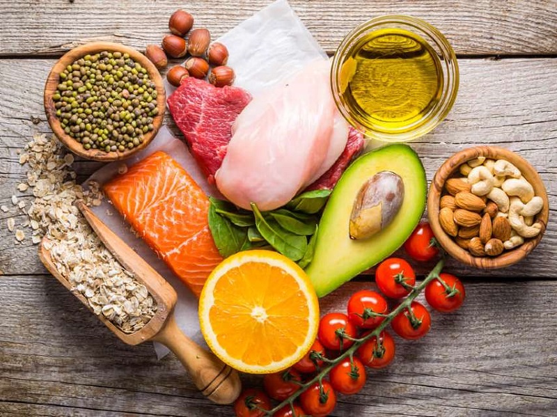 Tại sao tóc đang thẳng lại xoăn? Cách khắc phục là gì? 4