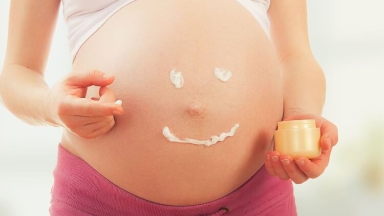 Cách thoa kem chống rạn da cho bà bầu hiệu quả và an toàn 2