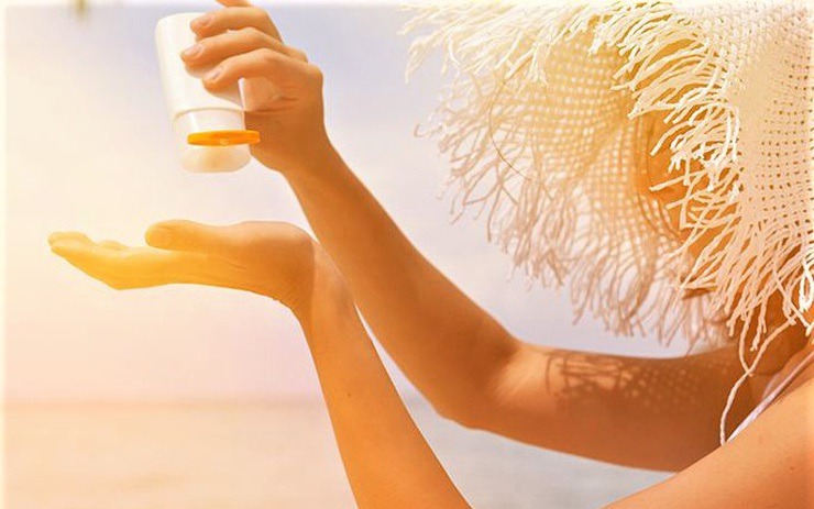 thoa-kem-lot-truoc-hay-kem-chong-nang-truoc 2.jpg