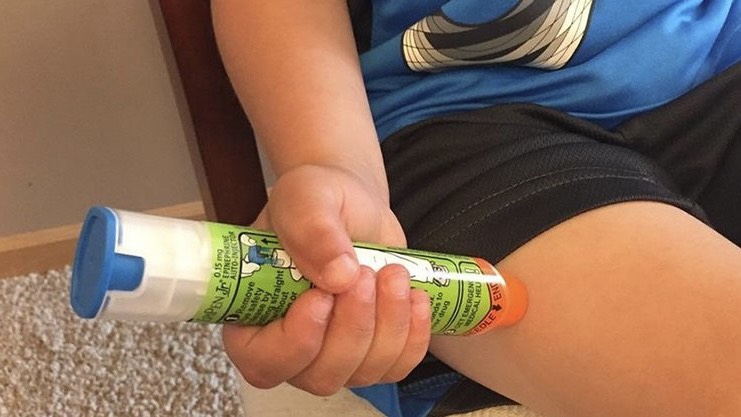 thuoc-gay-soc-phan-ve-hiem-hoa-tiem-an-va-cach-xu-ly-hieu-qua 5