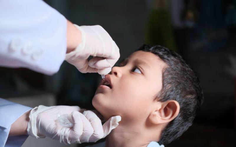 Tiêm 6in1 có cần uống bại liệt không để phòng bệnh đầy đủ cho trẻ?