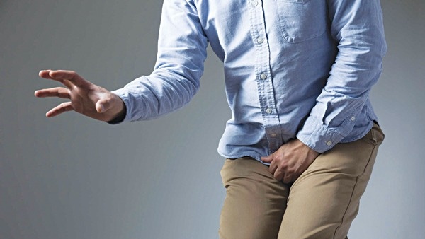 tieu-khong-kiem-soat-o-nam-gioi-nguyen-nhan-trieu-chung-va-cach-dieu-tri