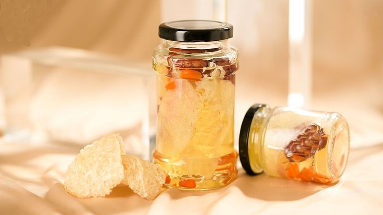 Nước yến loại nào tốt cho người già? Lưu ý khi sử dụng nước yến 1