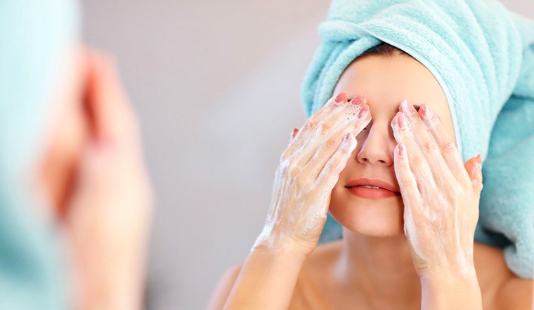 Top các sản phẩm sữa rửa mặt than hoạt tính được tin dùng hiện nay 2