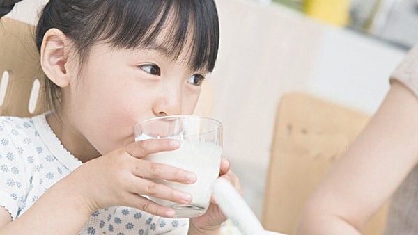 Trẻ 4 tuổi uống sữa mẹ có tốt không? 3