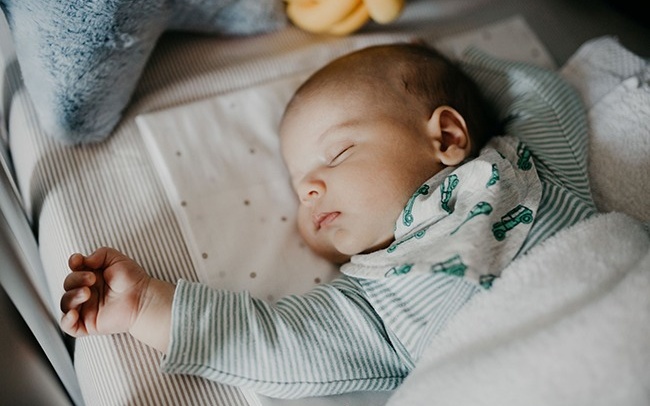 tre-6-thang-ngu-bao-nhieu-la-du 2.jpg