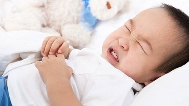 tre-khong-dung-nap-duong-lactose-trong-sua-me-dau-hieu-va-bien-phap-cai-thien 3