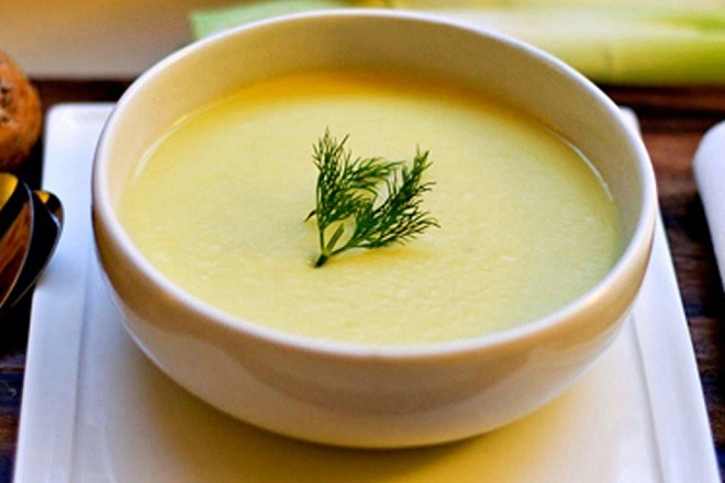 tre-may-thang-an-duoc-com-hat-an-toan-cho-be 1.jpg