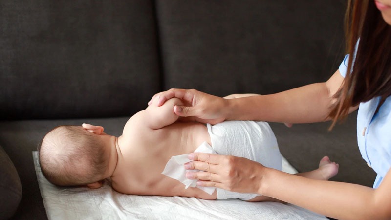 Trẻ sơ sinh đổ mồ hôi sau gáy là bệnh gì? 2