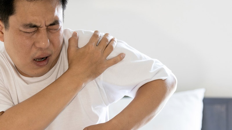 Đông cứng khớp vai có nguy hiểm không? Phương pháp điều trị hiệu quả 2