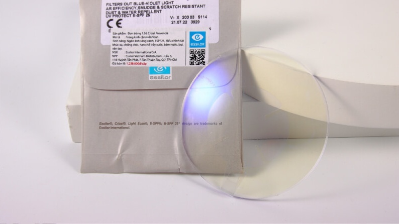 Tròng kính váng dầu là gì và phù hợp với những ai? 1