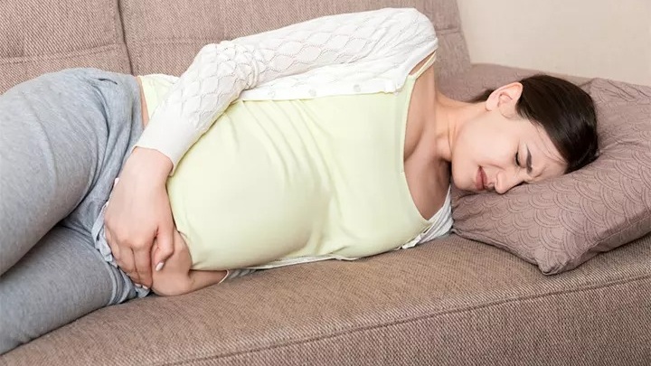 Oxytocin được giải phóng kích thích các cơn co bóp nhẹ ở tử cung