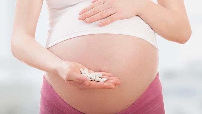 uong-aspirin-khi-mang-thai-3-thang-dau-loi-ich-va-rui-ro.jpg