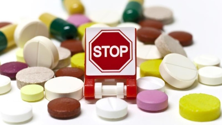 Uống thuốc tây nhiều có hại gan không? Dấu hiệu ra sao? 5