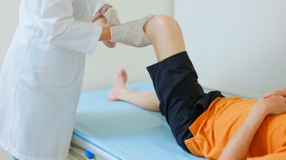 Vì sao nên tập phục hồi chức năng khớp gối sau mổ 3