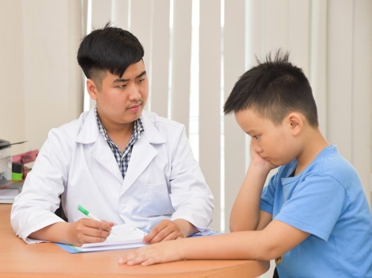 Vì sao trẻ hay đánh bạn? Các bước xử trí khi trẻ hay đánh bạn 4