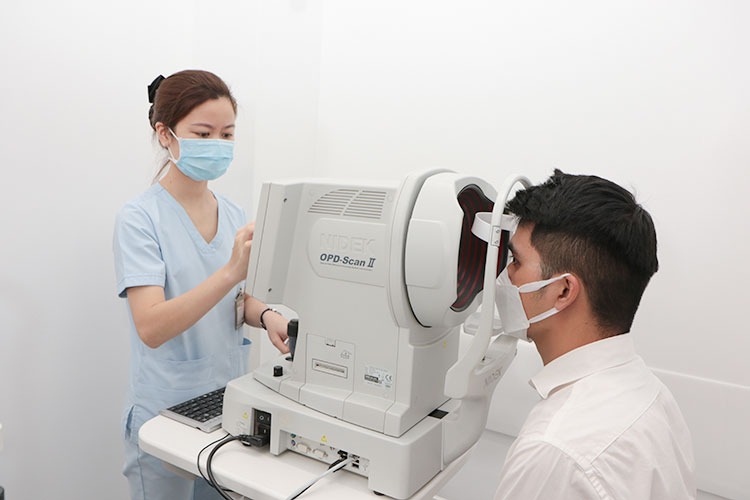 Vùng da quanh mắt bị sưng đỏ do đâu và cách khắc phục 2