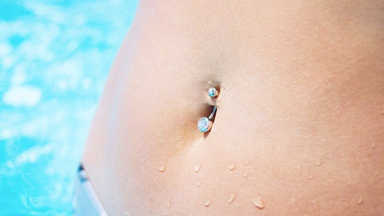 Xỏ khuyên rốn có đau không? Bao lâu thì lành? 3